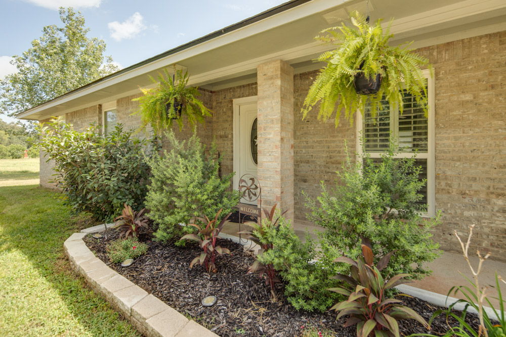 978 Holly Cemetery Road Franklin, TX 77856 - Photo 5 of 33 Front Entryway