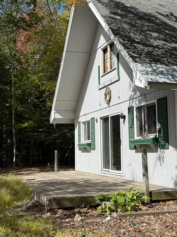 $290,000 | 91 Chalk Pond Road, Newbury, NH 03255