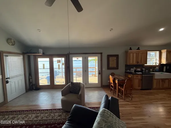 $479,900 | 364 East Lakeview Drive, Hornbeak, TN 38232