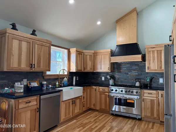 $479,900 | 364 East Lakeview Drive, Hornbeak, TN 38232