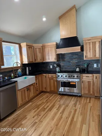 $479,900 | 364 East Lakeview Drive, Hornbeak, TN 38232