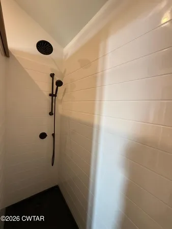 $479,900 | 364 East Lakeview Drive, Hornbeak, TN 38232