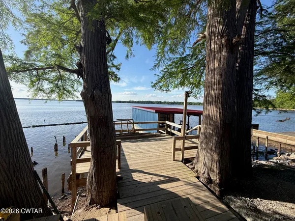 $479,900 | 364 East Lakeview Drive, Hornbeak, TN 38232