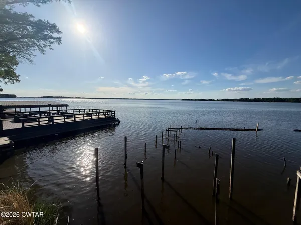 $479,900 | 364 East Lakeview Drive, Hornbeak, TN 38232
