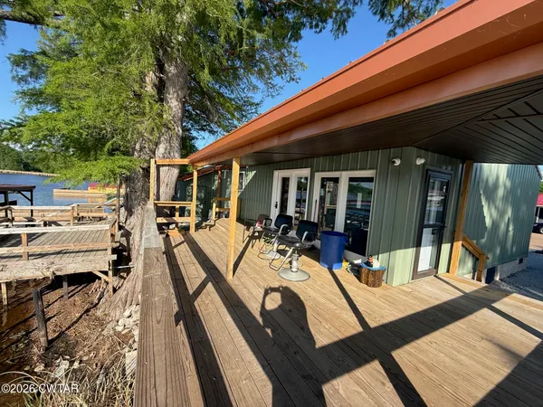 $479,900 | 364 East Lakeview Drive, Hornbeak, TN 38232