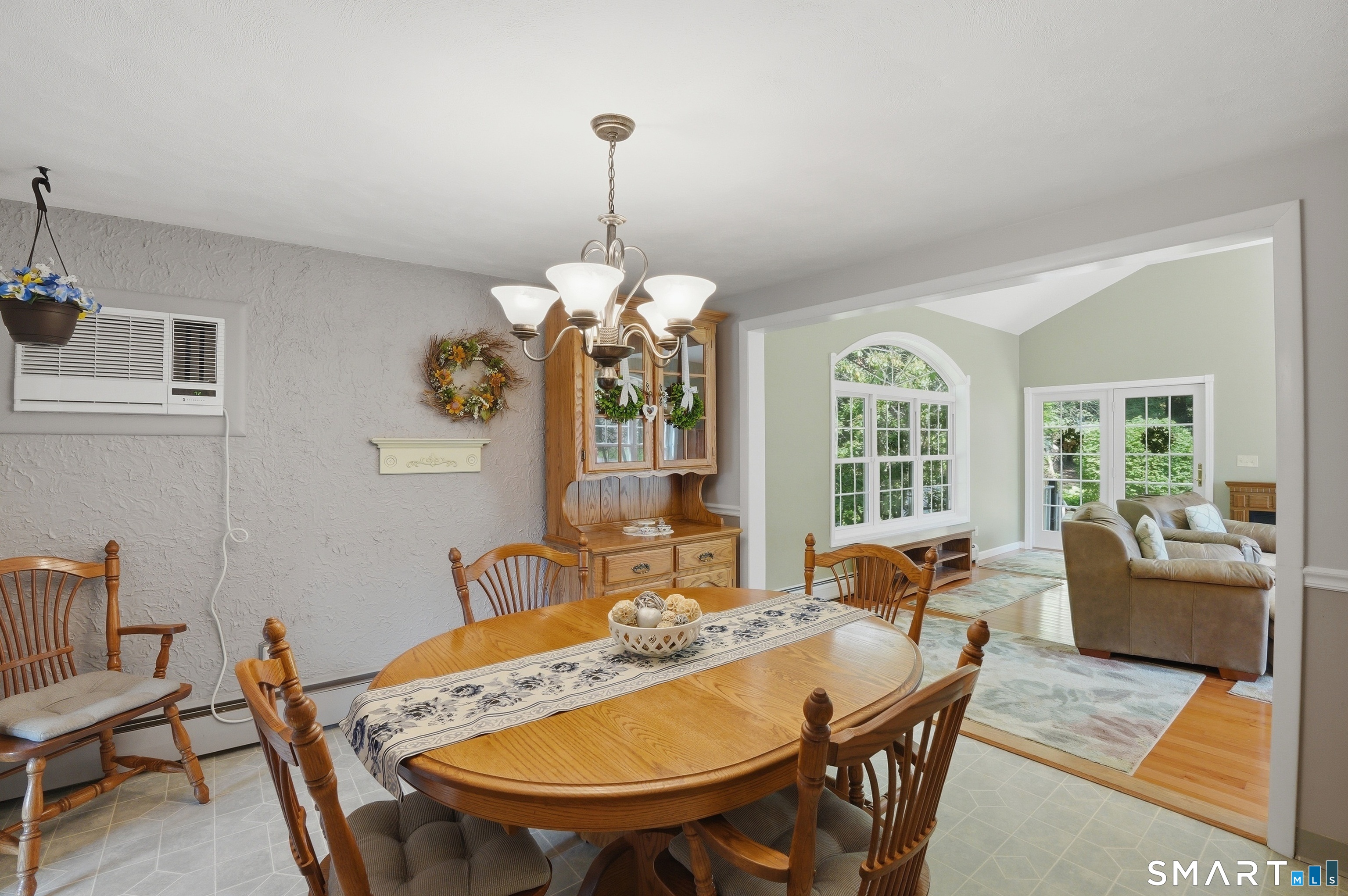 425 Sonstrom Road Bristol, CT 06010 - Photo 7 of 32