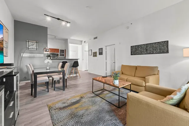 $215,000 | 804 East Windward Way, Unit 122, Lantana, FL 33462