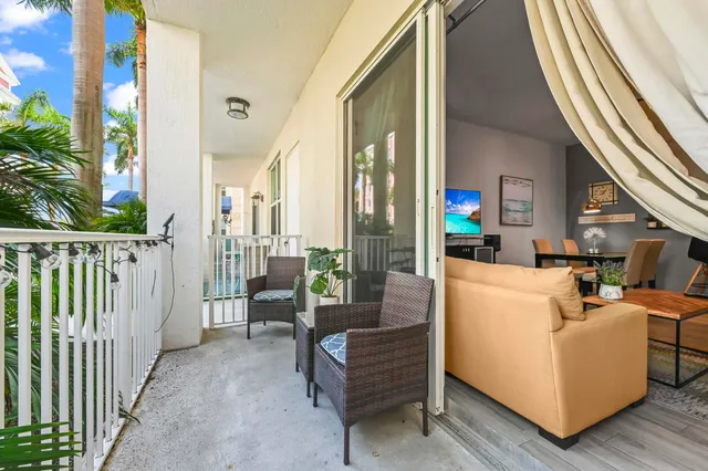 $215,000 | 804 East Windward Way, Unit 122, Lantana, FL 33462