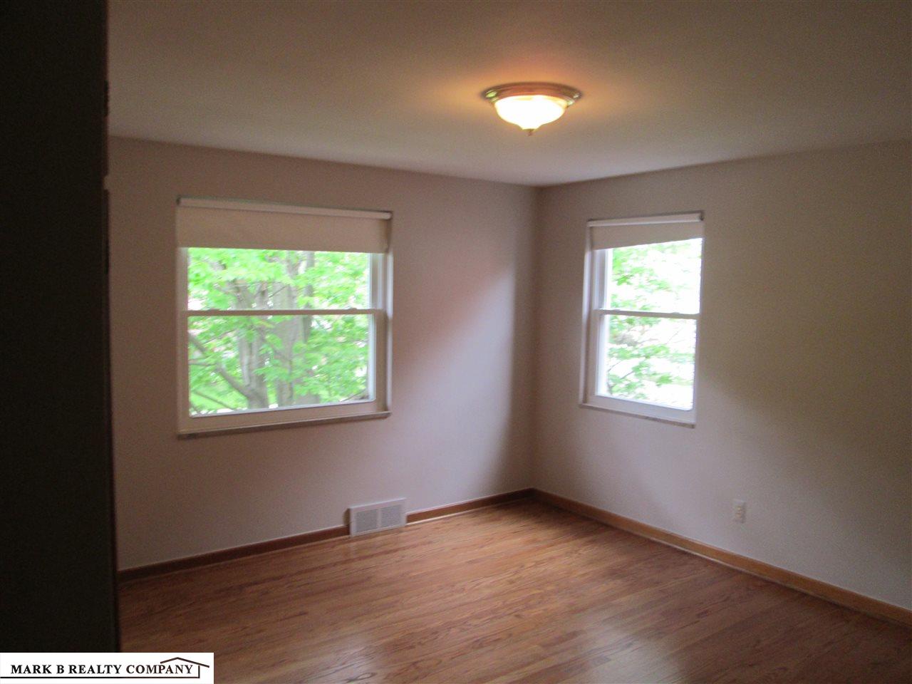 1912 Prestwick Road Grosse Pointe Woods, MI 48236 - Photo 13 of 24