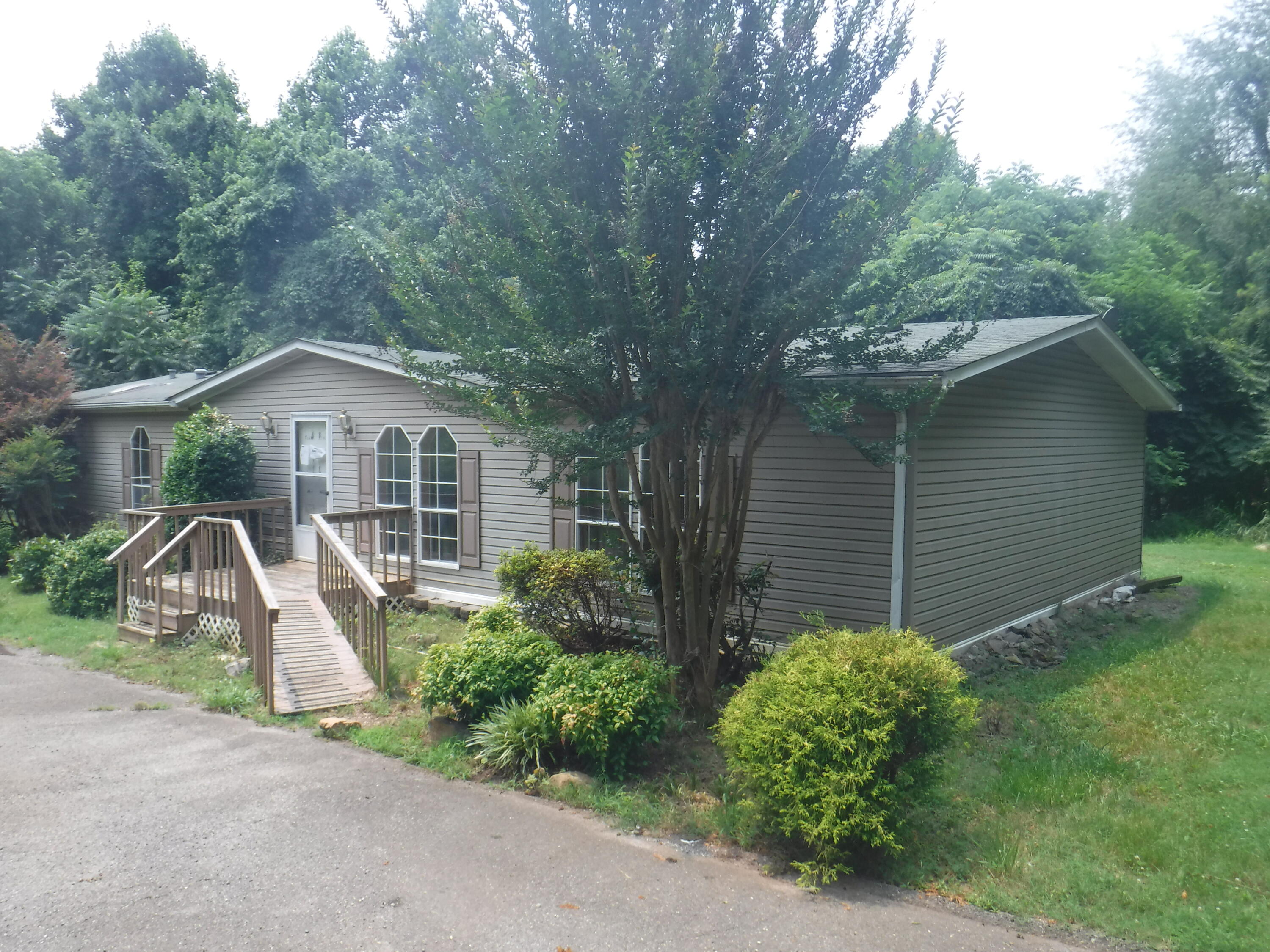1130 Veteran Road Vinton, VA 24179 - Photo 1 of 18 front