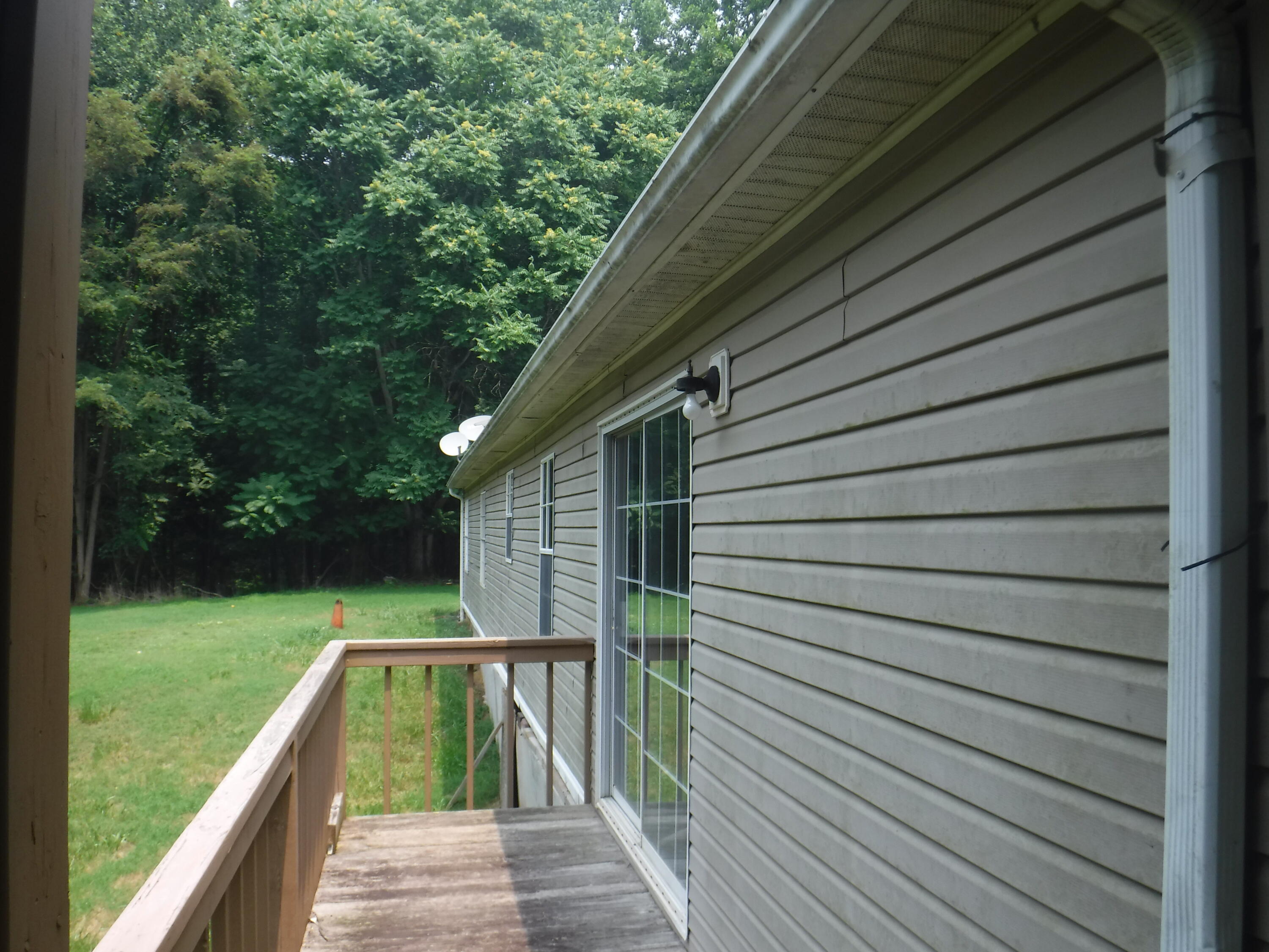 1130 Veteran Road Vinton, VA 24179 - Photo 15 of 18 back deck