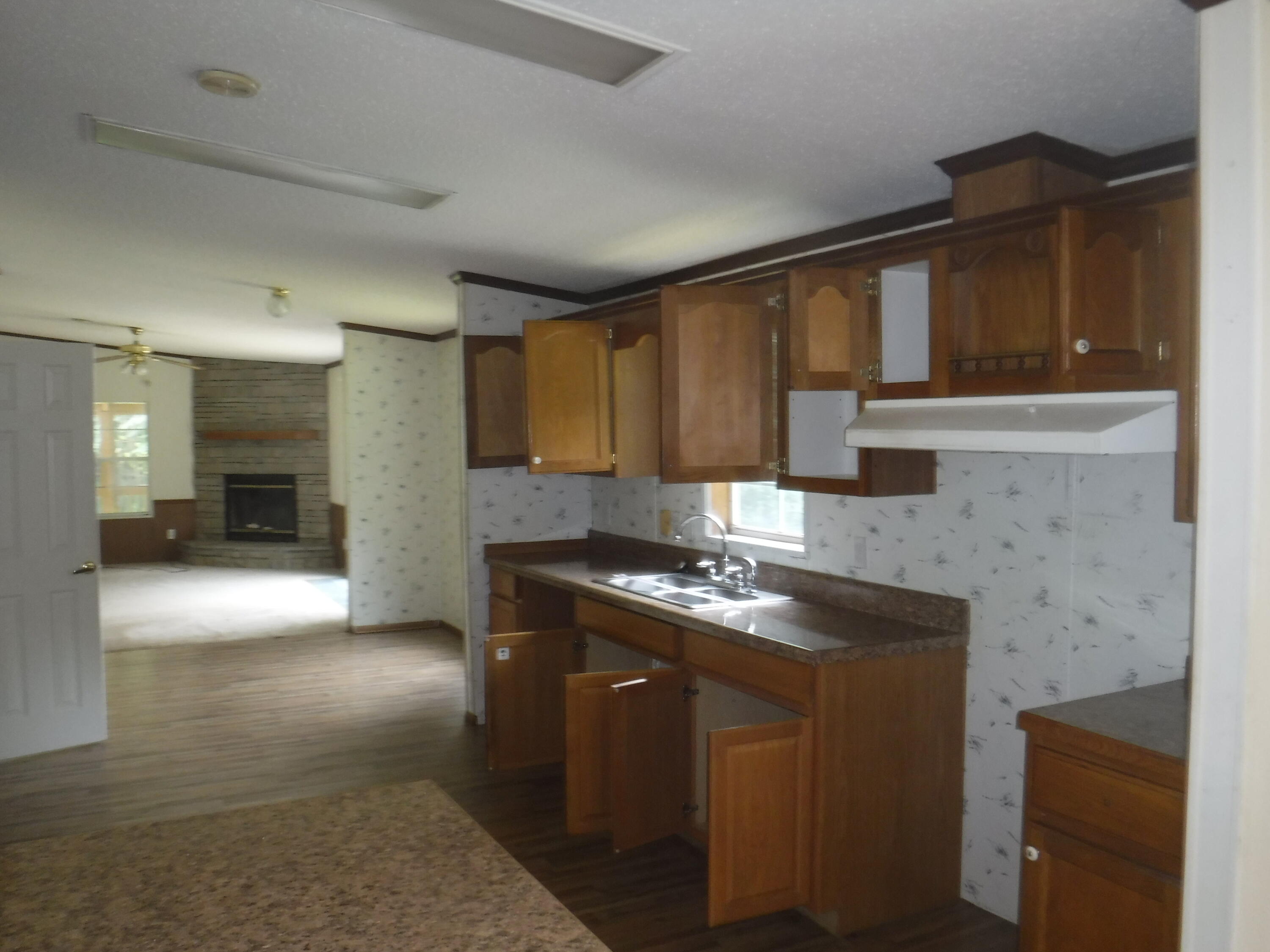 1130 Veteran Road Vinton, VA 24179 - Photo 6 of 18 kitchen