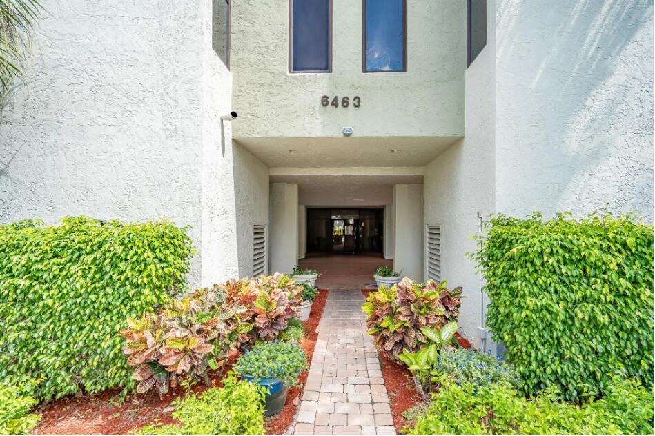 6463 La Costa Drive, Unit 404 Boca Raton, FL 33433 - Photo 2 of 17 Path to Entrance