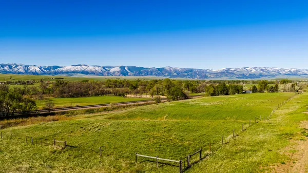 $275,000 | 345 St Highway, Ranchester, WY 82839