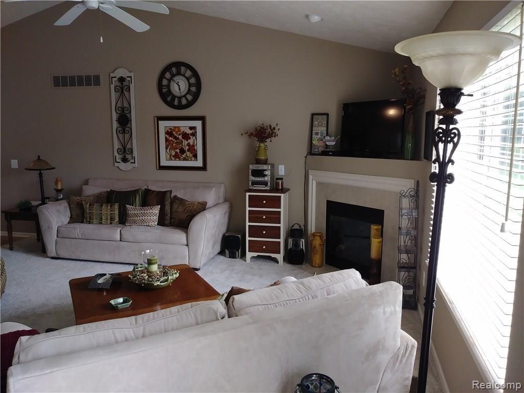 51 Sedum Road, Unit 144 Howell, MI 48843 - Photo 21 of 55 20180816_102927.jpg
