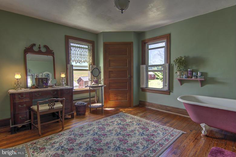 3754 Young Road Manchester, MD 21102 - Photo 15 of 30 Bath (Master)