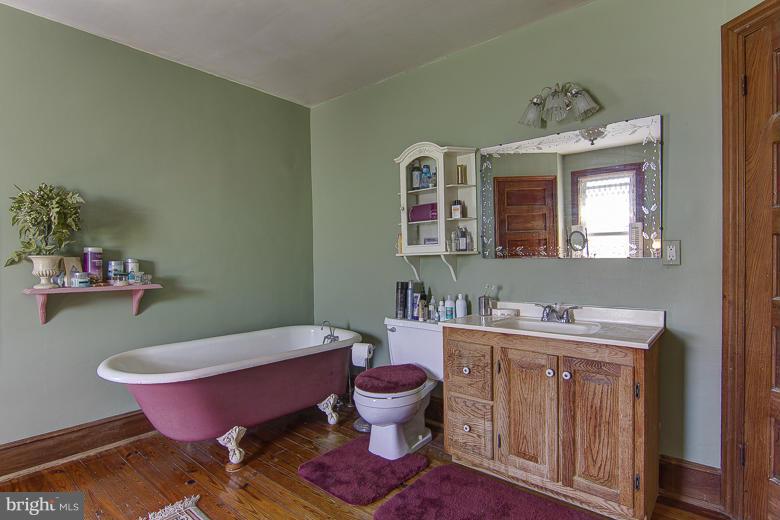 3754 Young Road Manchester, MD 21102 - Photo 16 of 30 Bath (Master)