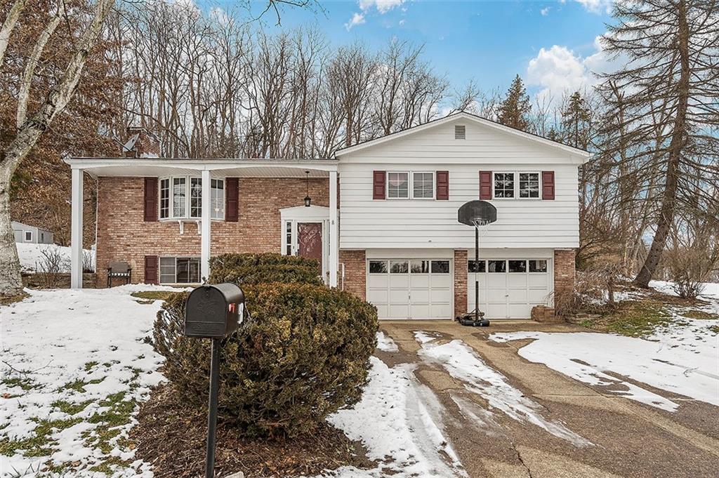 58 Ridgecrest Drive Pittsburgh, PA 15235 - Photo 2 of 24 Gallery Image 2