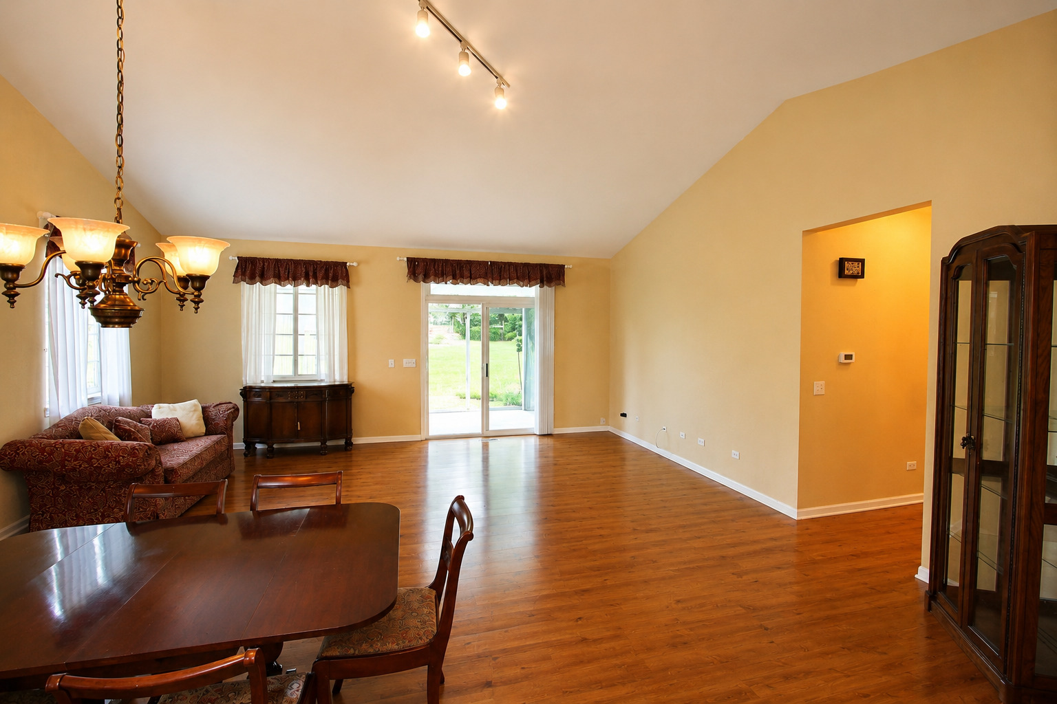 673 Saugatuk Circle Romeoville, IL 60446 - Photo 8 of 28