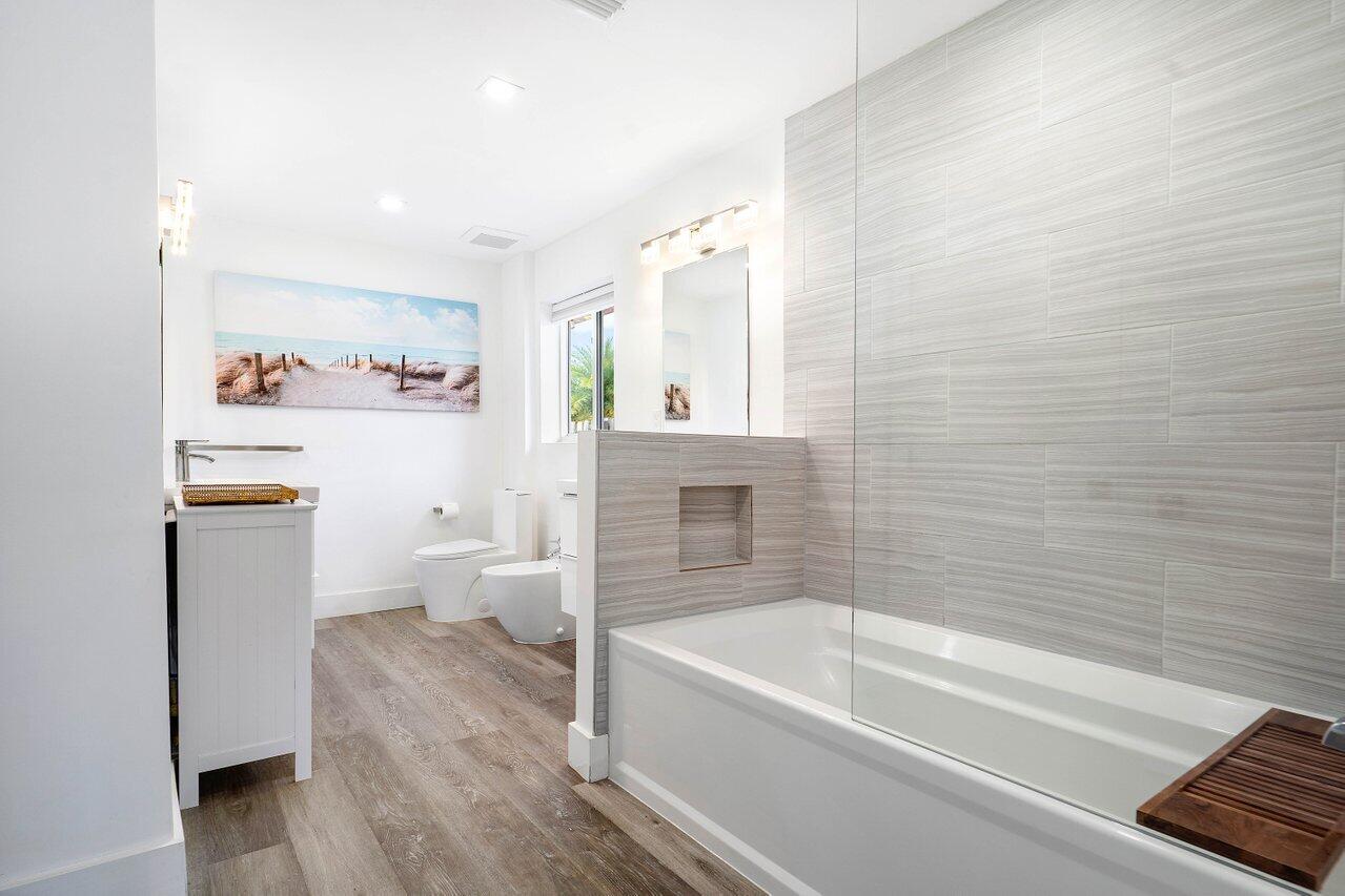 1351 Southwest 8th Street Boca Raton, FL 33486 - Photo 15 of 51 Owner's Bathroom