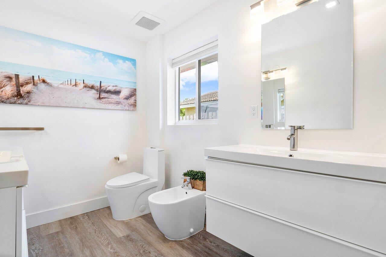 1351 Southwest 8th Street Boca Raton, FL 33486 - Photo 16 of 51 Owner's Bathroom