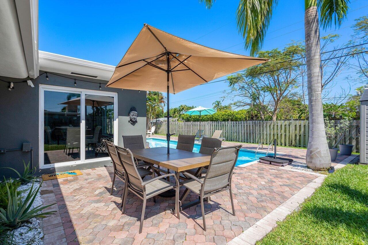 1351 Southwest 8th Street Boca Raton, FL 33486 - Photo 28 of 51 Patio/Yard