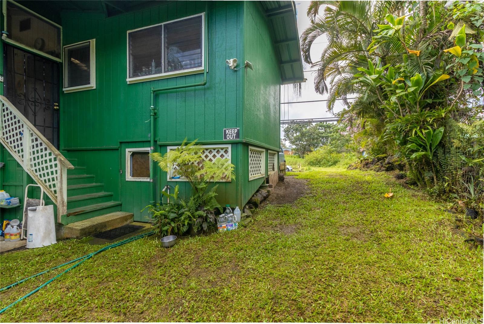 15-2885 Pahoa Village Road Pahoa, HI 96778 - Photo 4 of 25 a view of a back yard