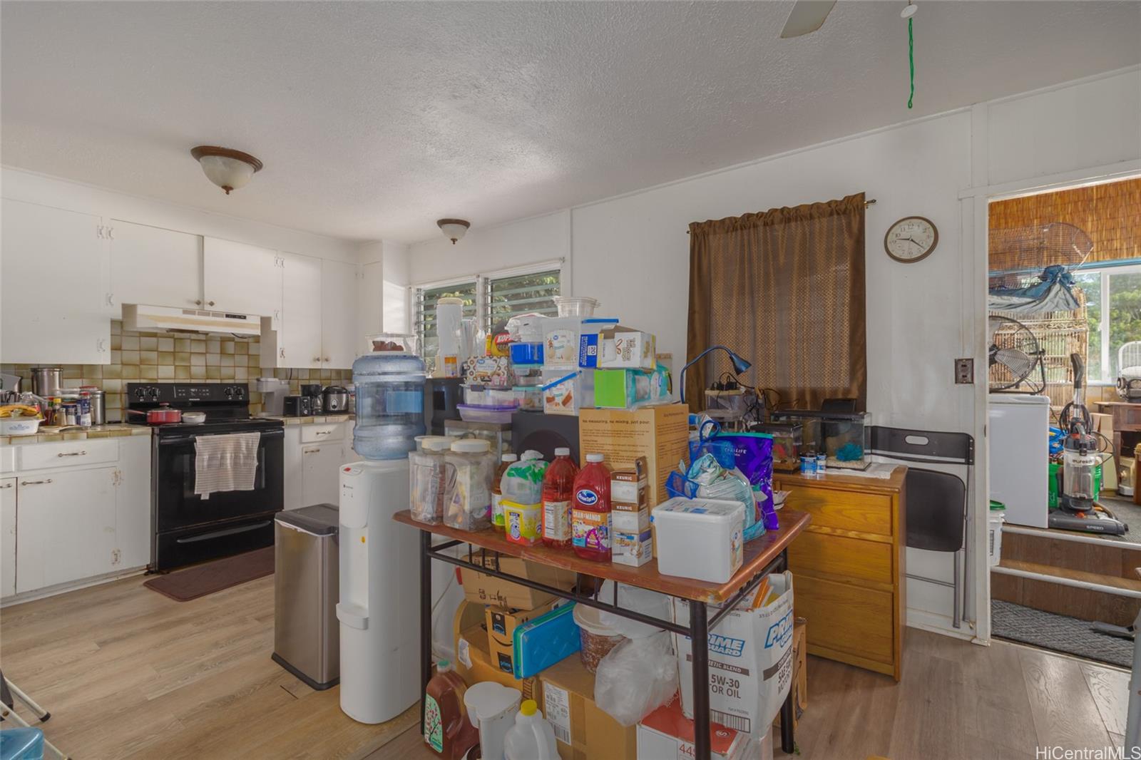 15-2885 Pahoa Village Road Pahoa, HI 96778 - Photo 10 of 25 a view of a kitchen and dining room