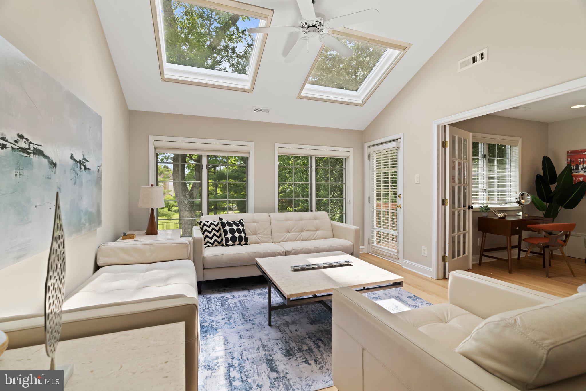 422 Windrow Clusters Drive Moorestown, NJ 08057 - Photo 28 of 38 Sitting area in master