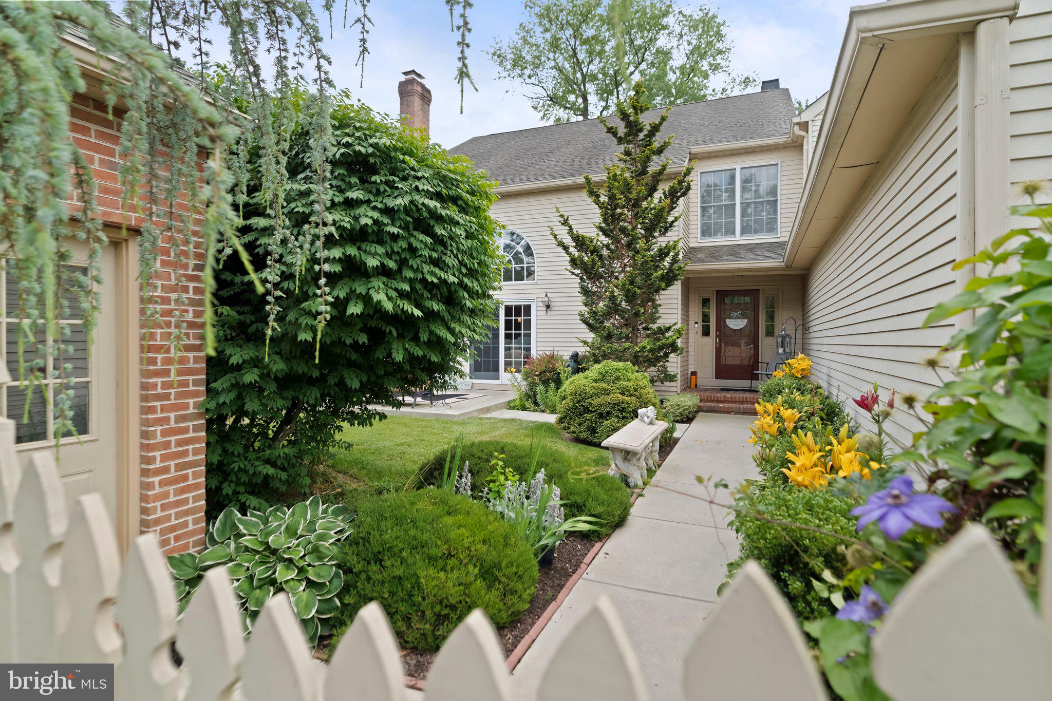 422 Windrow Clusters Drive Moorestown, NJ 08057 - Photo 3 of 38