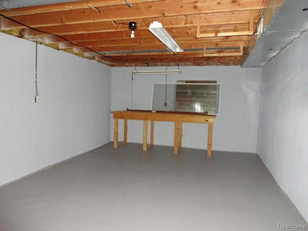 1631 Ridgecrest Rochester, MI 48306 - Photo 16 of 42 DSC00754.jpg
