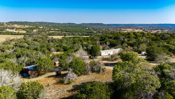 $585,000 | 135 Feather Ridge Rd Center Point, Comfort, TX 78013