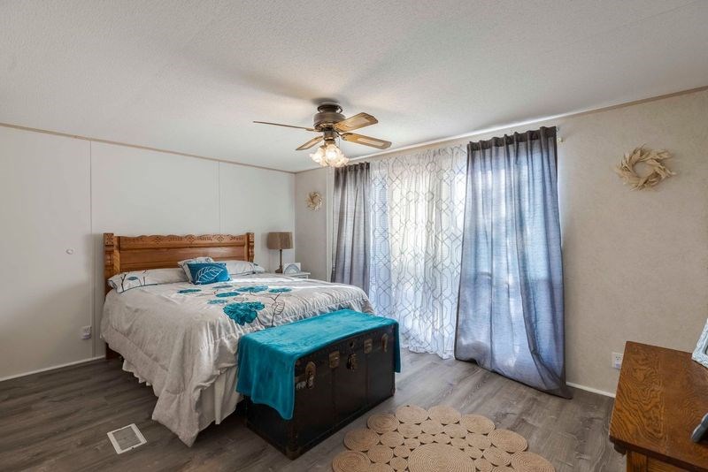 135 Feather Ridge Rd Center Point Comfort, TX 78013 - Photo 12 of 22 Guest bedroom