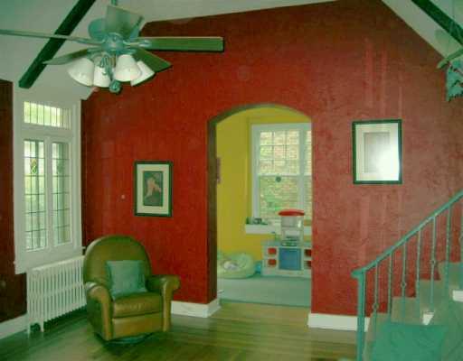 1236 Murdoch Road Pittsburgh, PA 15217 - Photo 4 of 8 Living Room.