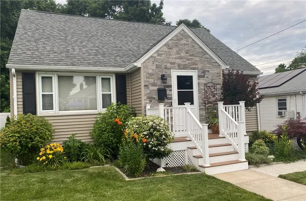 $433,000 | 18 Lyman Avenue, Johnston, RI 02919