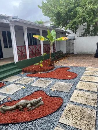 $1,400 | 318 South J Street, Unit BACK OF HOUSE, Lake Worth Beach, FL 33460