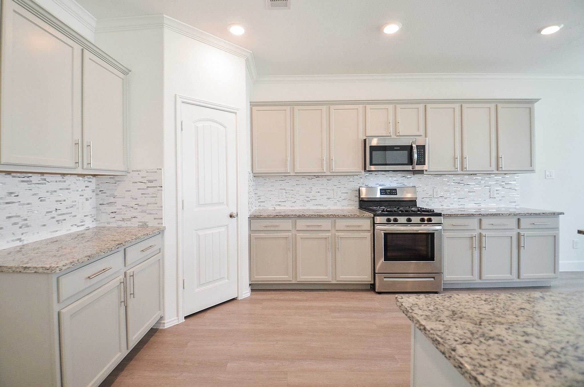 3820 Vista Grove Court Rosenberg, TX 77469 - Photo 16 of 36 Large kitchen with new cabinets