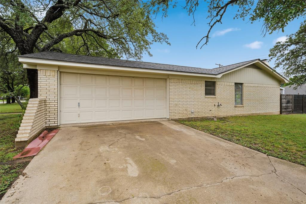 901 Rambler Drive Waco, TX 76710 - Photo 2 of 26