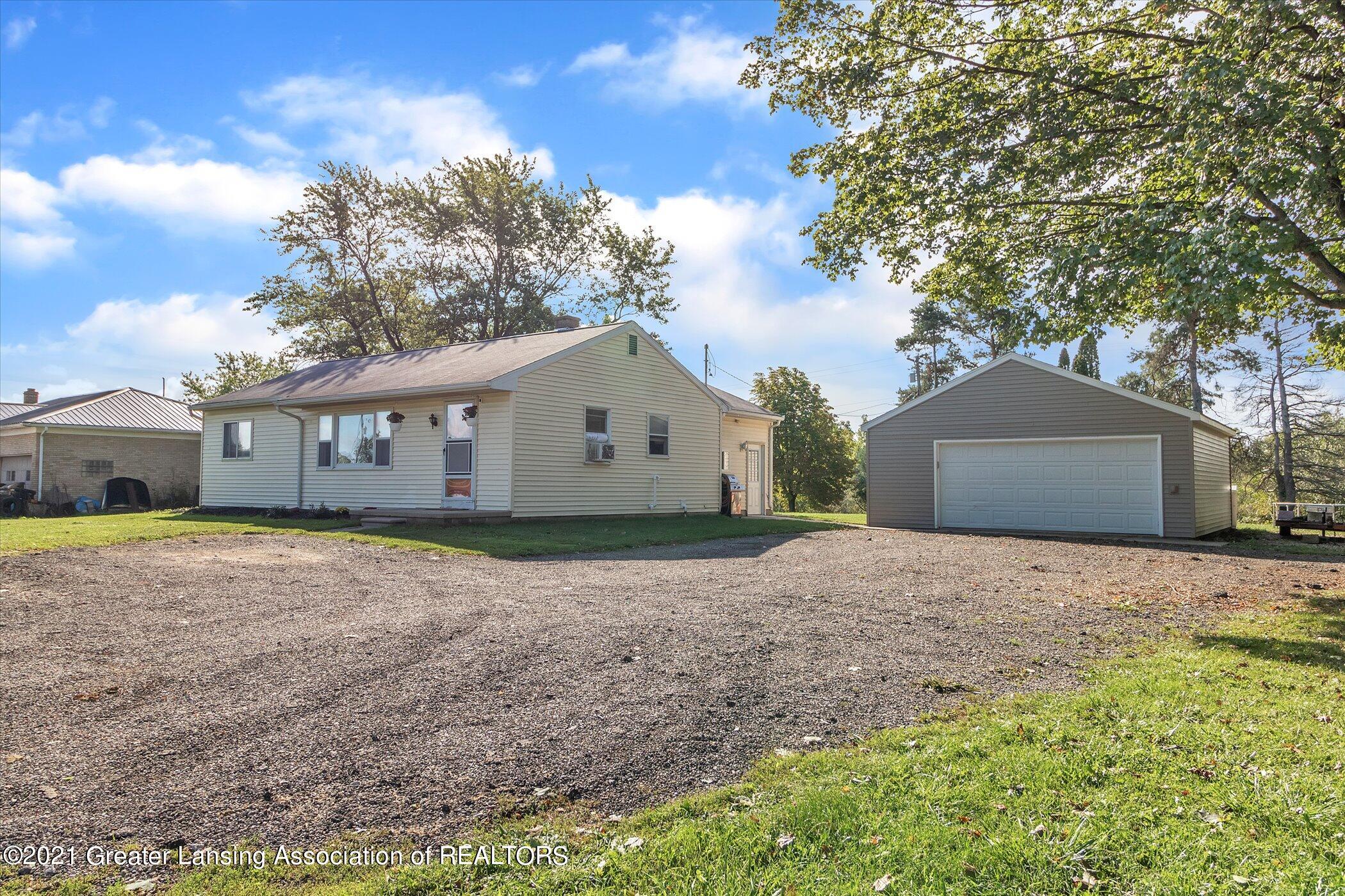 2082 East Alward Road Dewitt, MI 48820 - Photo 3 of 46 Front Exterior
