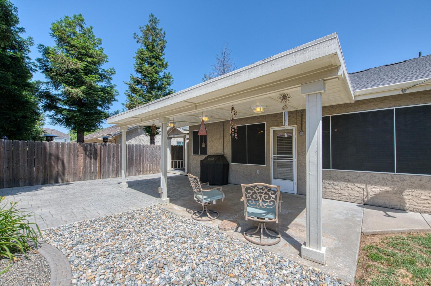 2512 Keats Avenue Clovis, CA 93611 - Photo 37 of 39 a front view of a house