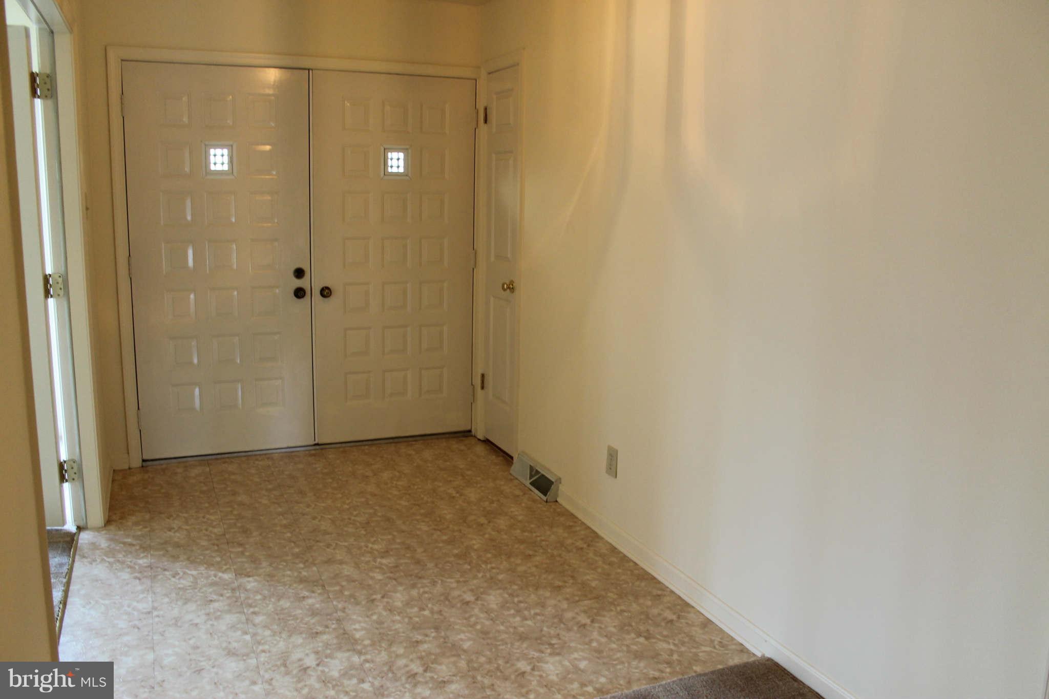 490 Lone Oak Road Ranson, WV 25438 - Photo 4 of 30 Interior (General)