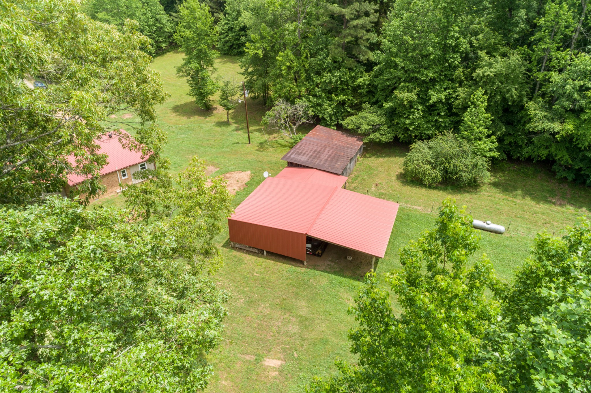 1829 Deer Creek Road Linden, TN 37096 - Photo 3 of 50 Gallery Image 3