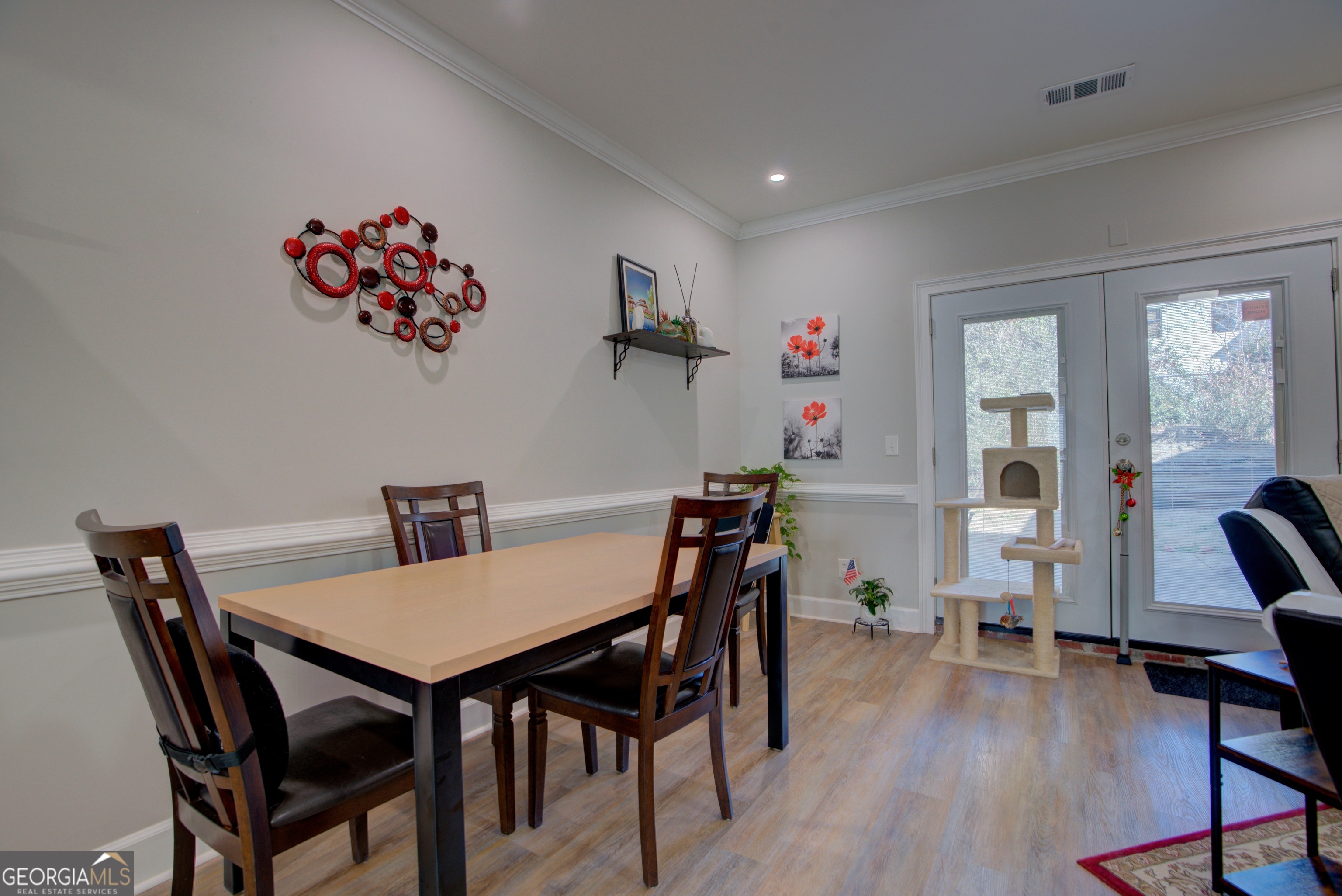 814 Manor Way Cartersville, GA 30120 - Photo 19 of 24 a view of a dining room with furniture