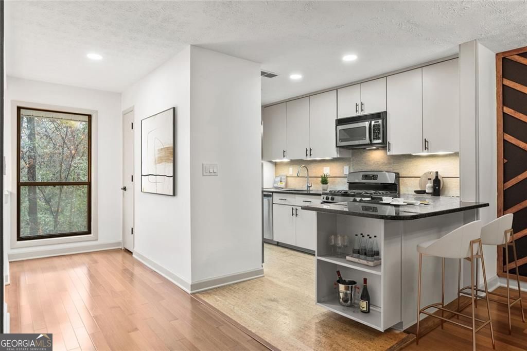 515 Wynnes Ridge Circle Southeast Marietta, GA 30067 - Photo 6 of 21