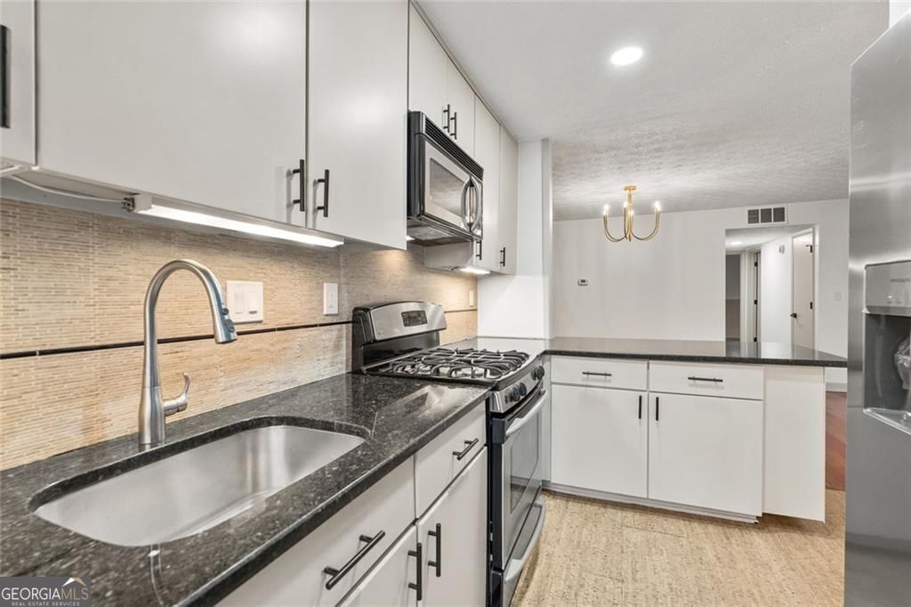 515 Wynnes Ridge Circle Southeast Marietta, GA 30067 - Photo 8 of 21