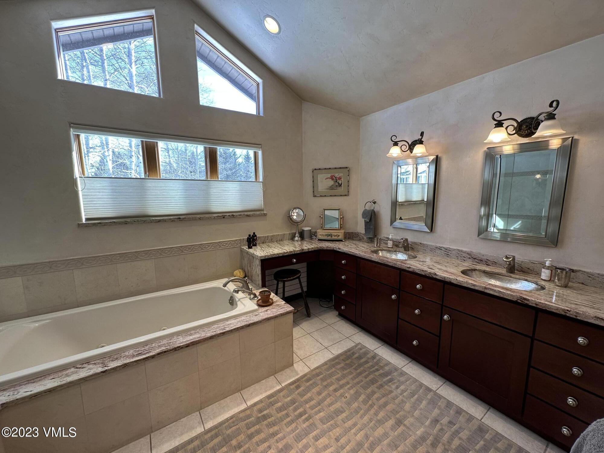 40 Miller Place Edwards, CO 81632 - Photo 17 of 25 40 Miller Pl Master bathroom