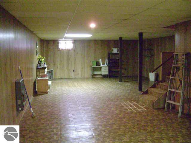 5031 Towerline Road Hale, MI 48739 - Photo 9 of 12 1757012-8.JPG