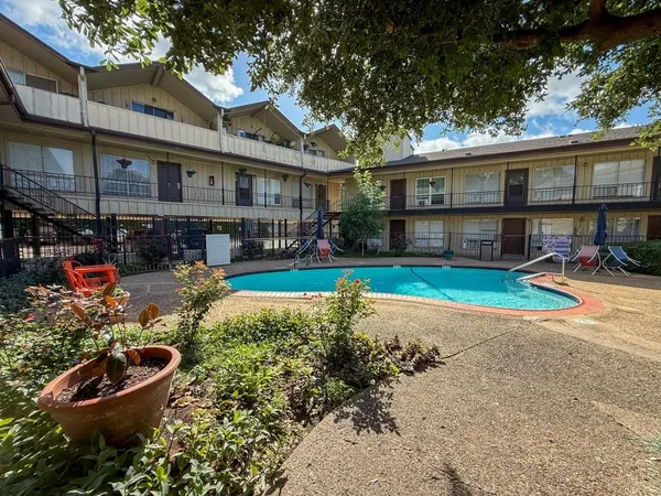 $1,250 | 5001 Bowser Avenue, Unit 103, Dallas, TX 75209