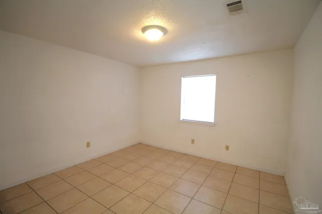 $1,095 | 3352 Green Briar Circle, Unit C, Gulf Breeze, FL 32563