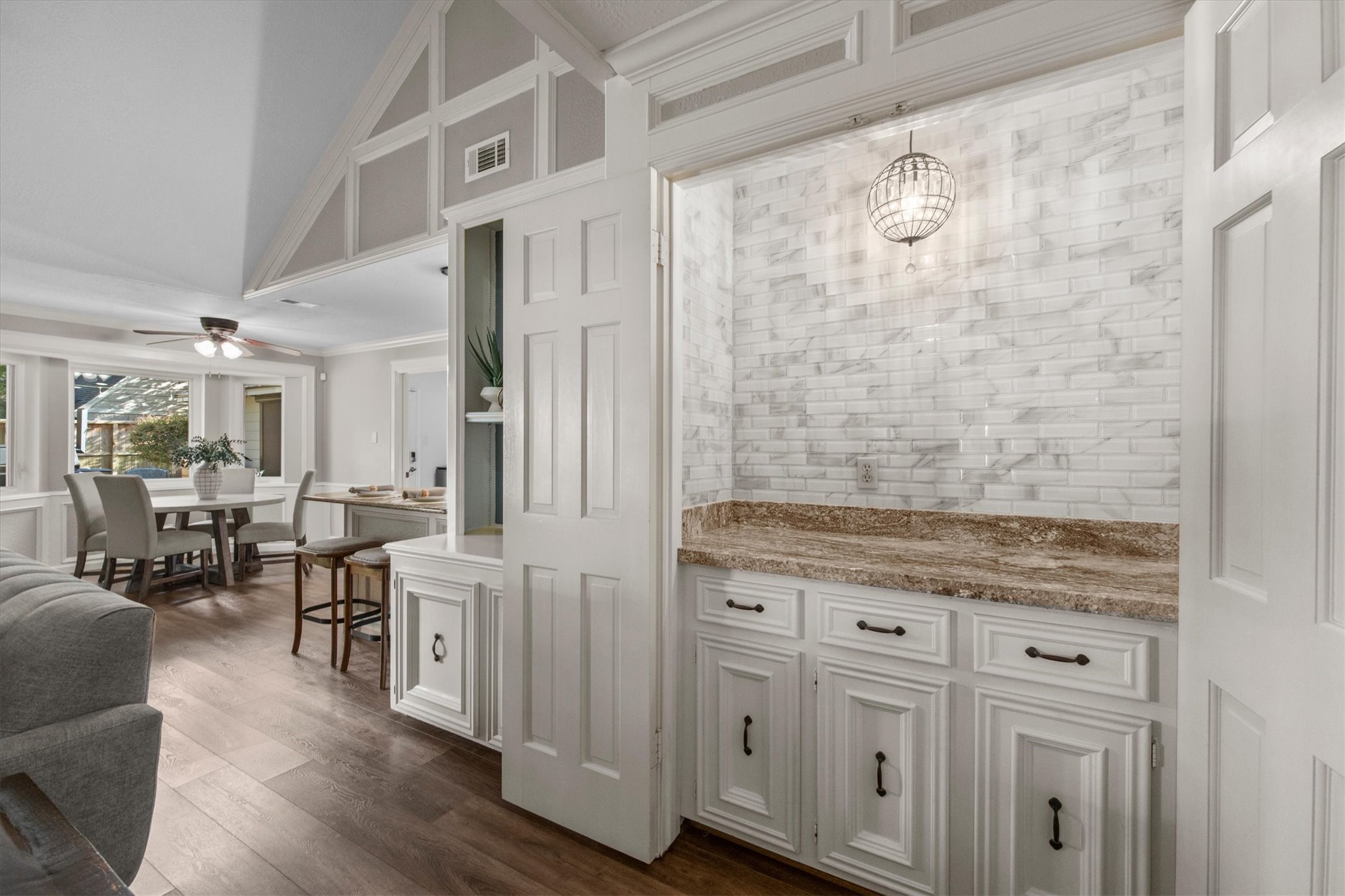 9515 Oxted Lane Spring, TX 77379 - Photo 9 of 33 Gallery Image 9